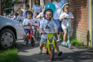 Gyermeknapi motoros felvonulás - Százszorszép Óvoda - Margaréta Óvoda