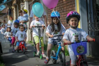 Gyermeknapi motoros felvonulás - Százszorszép Óvoda - Margaréta Óvoda