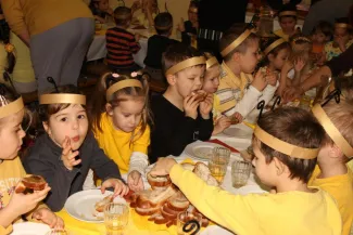 Mézes reggeli a Százszorszép és Margaréta ovisokkal