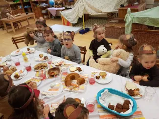 MACI NAP A SZÁZSZORSZÉP OVIBAN