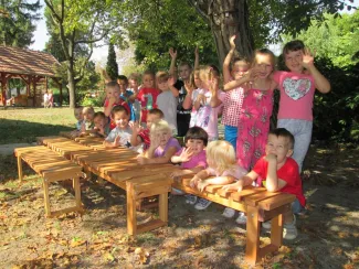 Ajándék padok a Százszorszép Ovinak