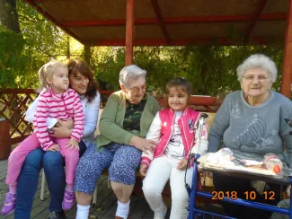 Generációk találkozása az Őszi Napsugár Idősek Otthonában
